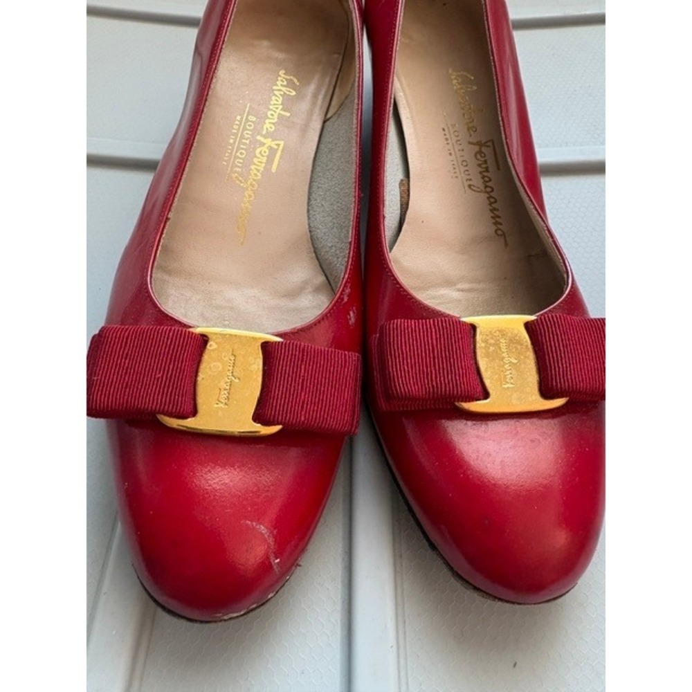 Salvatore Ferragamo Boutique Red Patent Leather Vara Bow Pumps Heels 8.5 B - Picture 6 of 8